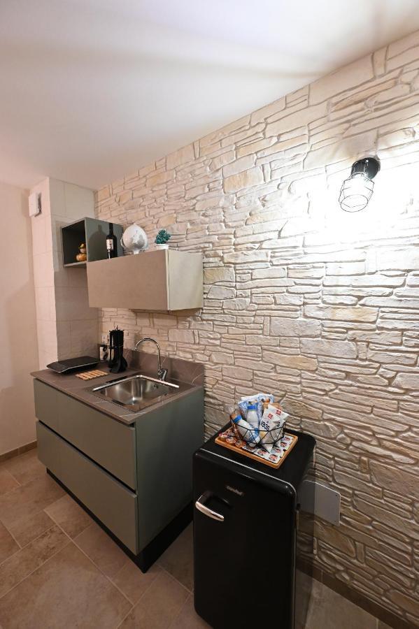 Suite Laurel Spa Con Idromassaggio Φαζάνο Εξωτερικό φωτογραφία